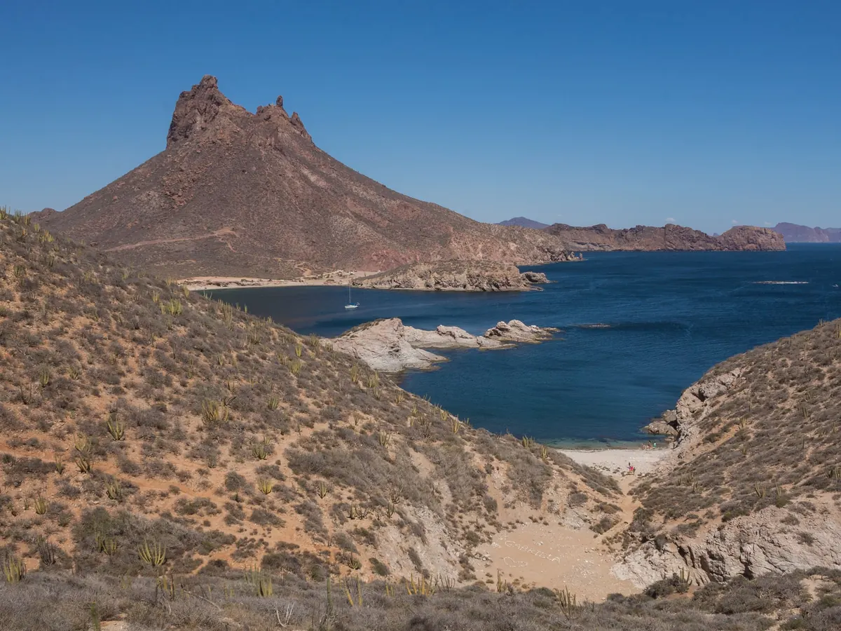 Bahía del Mar de Cortés en la costa de Sonora